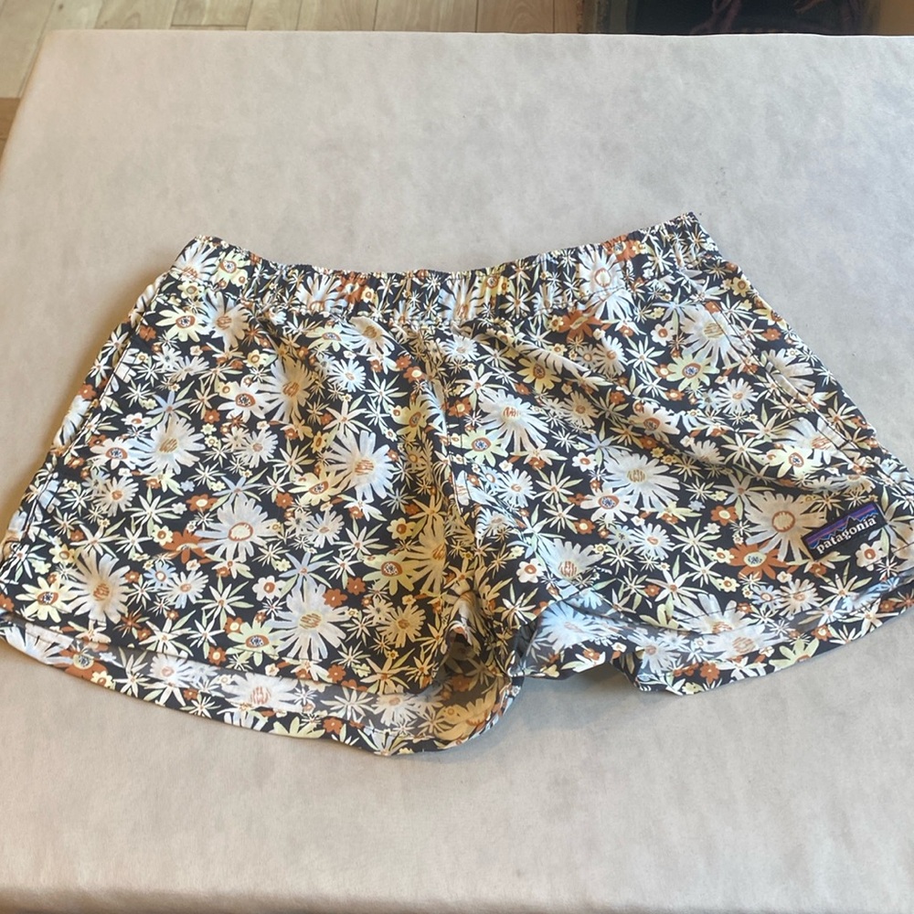 Patigonia baggies- flower print